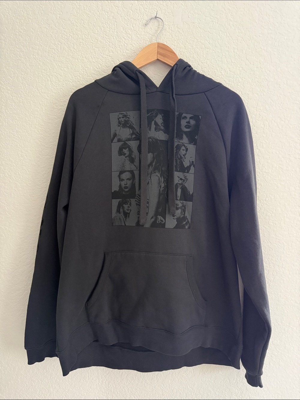 Taylor Swift "The Eras Tour" US Dates Dark Gray Hoodie Size L - Picture 2 of 15